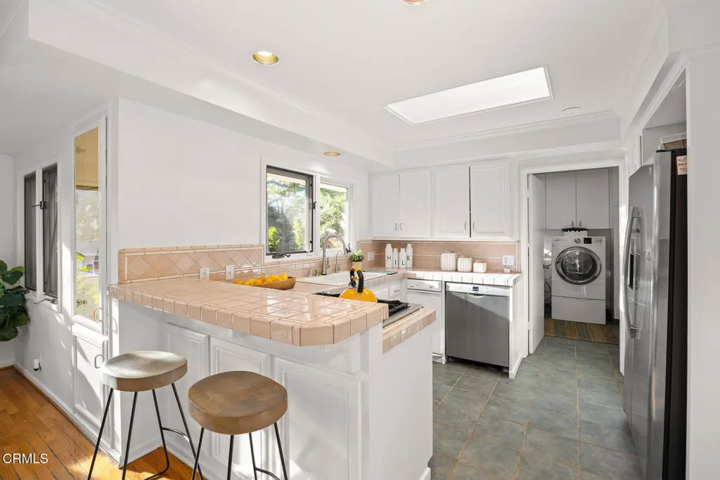 1948 Ravista Lane, La Canada Flintridge, California 91011 home-pic-18